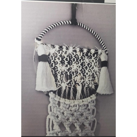 Macrame Light Up Your World - Picture 2 of 8